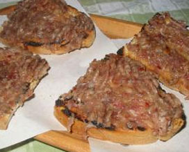 Bruschetta alla salsiccia di fegato