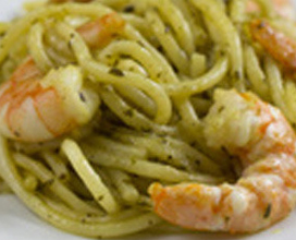 Spaghetti al pesto e gamberetti