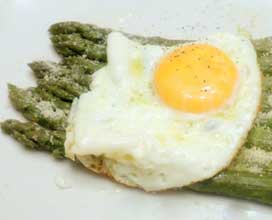 ricetta: Asparagi alla lombarda