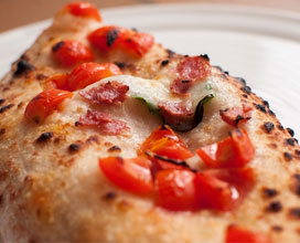 Calzone alla napoletana