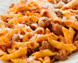 Garganelli con ragù alla romagnola