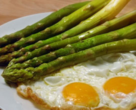 Asparagi alla milanese