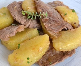 ricetta: Rosticciata di carne e patate
