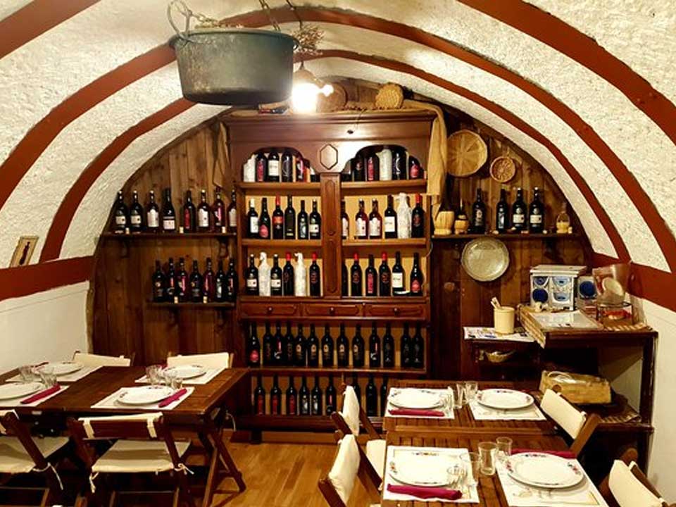 Ambientazione editoriale illustrativa per A Cantina Cosentina