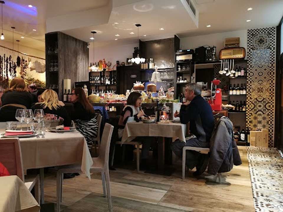 Ambientazione editoriale illustrativa per L’Oste & Il Porco