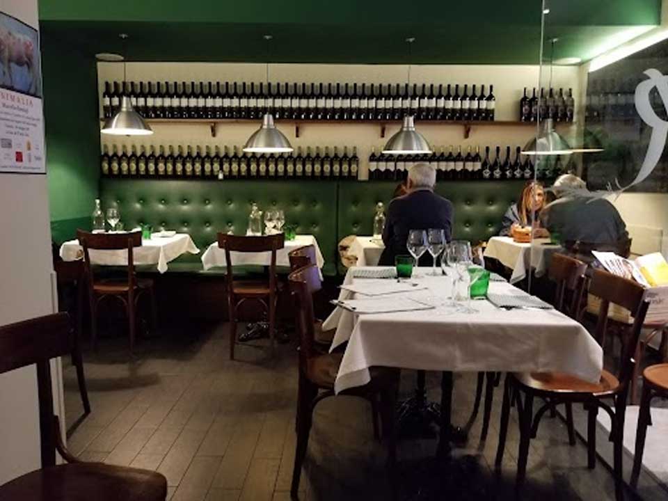 Illustrazione editoriale generica: non fotografia reale di Trattoria Rosmarino